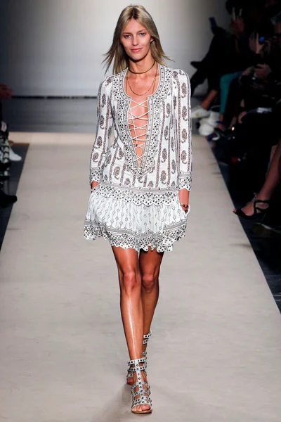 Look 28